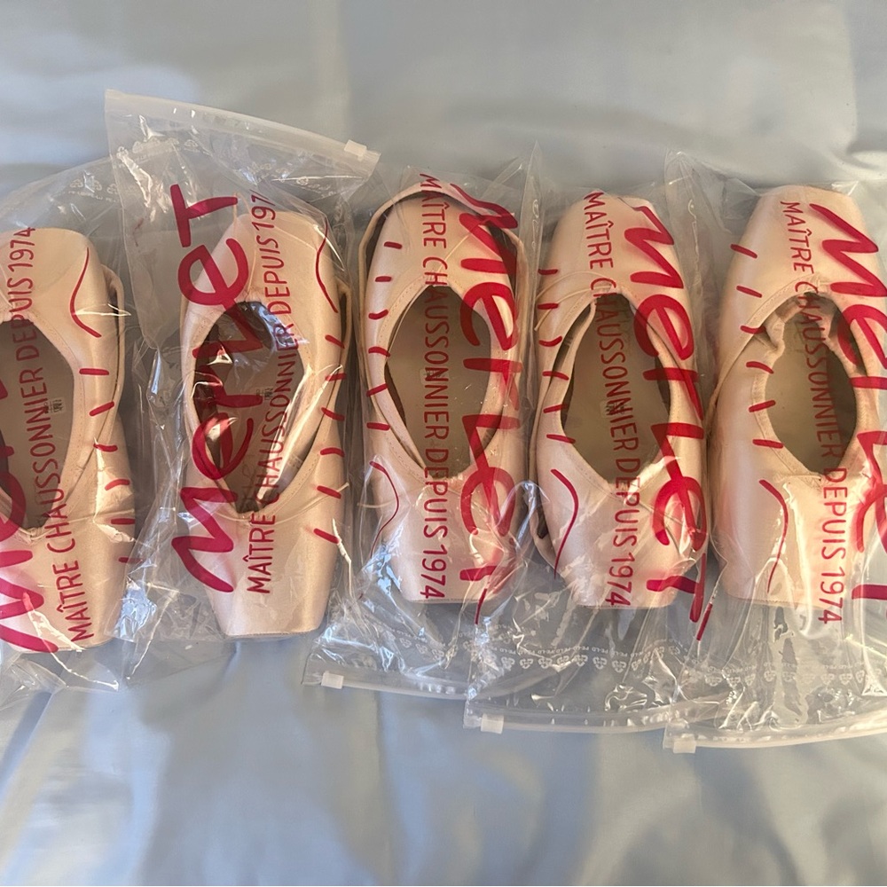 5 Pairs Merlet Pointe Shoes